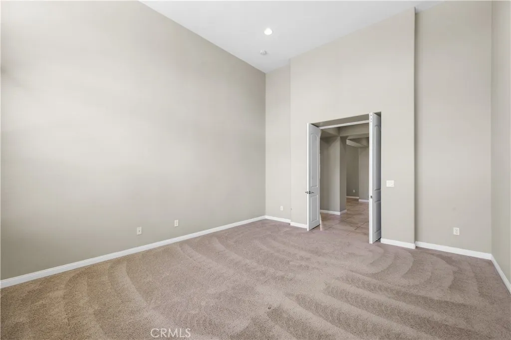 https://cdn.realtyfeed.com/cdn/127/306490980/f33f6c2e0ac19484837fb97ecb6d734a.webp