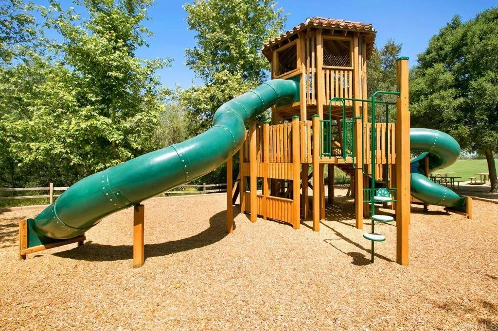 https://cdn.realtyfeed.com/cdn/127/306490995/0ee34911abb0636ad652a9698a945081.webp