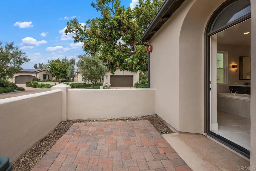 https://cdn.realtyfeed.com/cdn/127/306490995/2d866d073cd3a59ffab896d1ec2bc0d0.webp