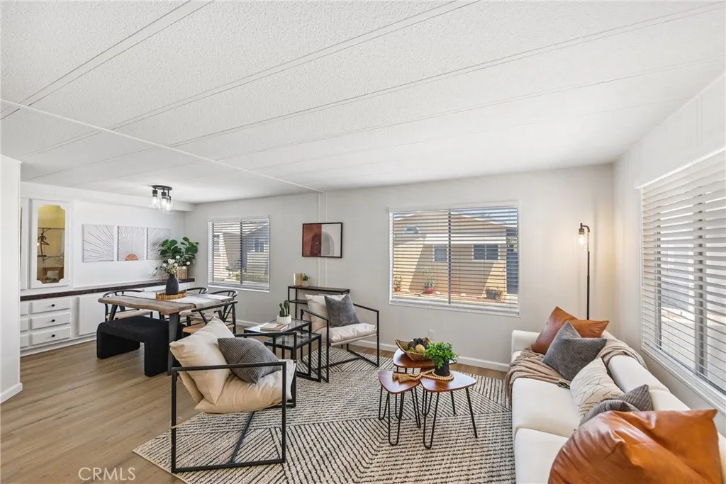 https://cdn.realtyfeed.com/cdn/127/306491162/bbd1c4a496db73889e03d4171adf61ba.webp