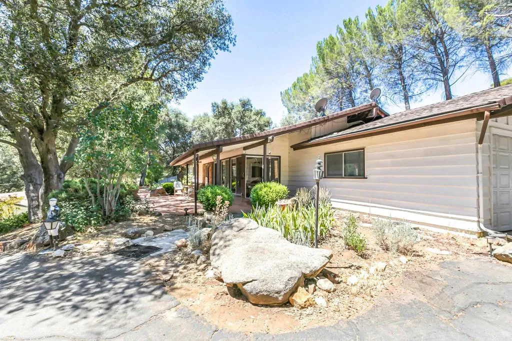 https://cdn.realtyfeed.com/cdn/127/306491179/440a9e5127fbd117007a92698186805d.webp
