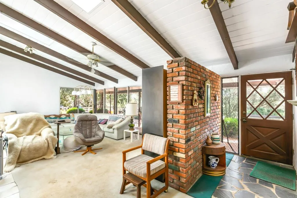 https://cdn.realtyfeed.com/cdn/127/306491179/74016239dabb06799242209c3222f7f7.webp