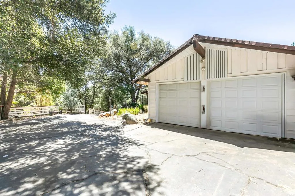 https://cdn.realtyfeed.com/cdn/127/306491179/a1ab662fc544ada30333e2f7f139b807.webp