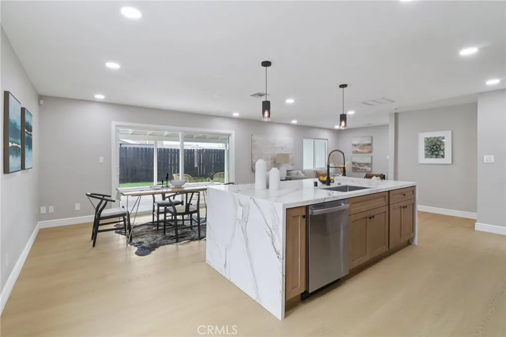 https://cdn.realtyfeed.com/cdn/127/306491185/712d6065825d5b18cec81cd54ba2ce2b.webp