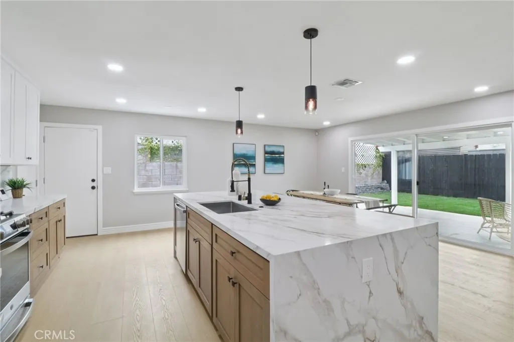 https://cdn.realtyfeed.com/cdn/127/306491185/d9b675e9bc6bde2b8a3b63eafc4ef732.webp