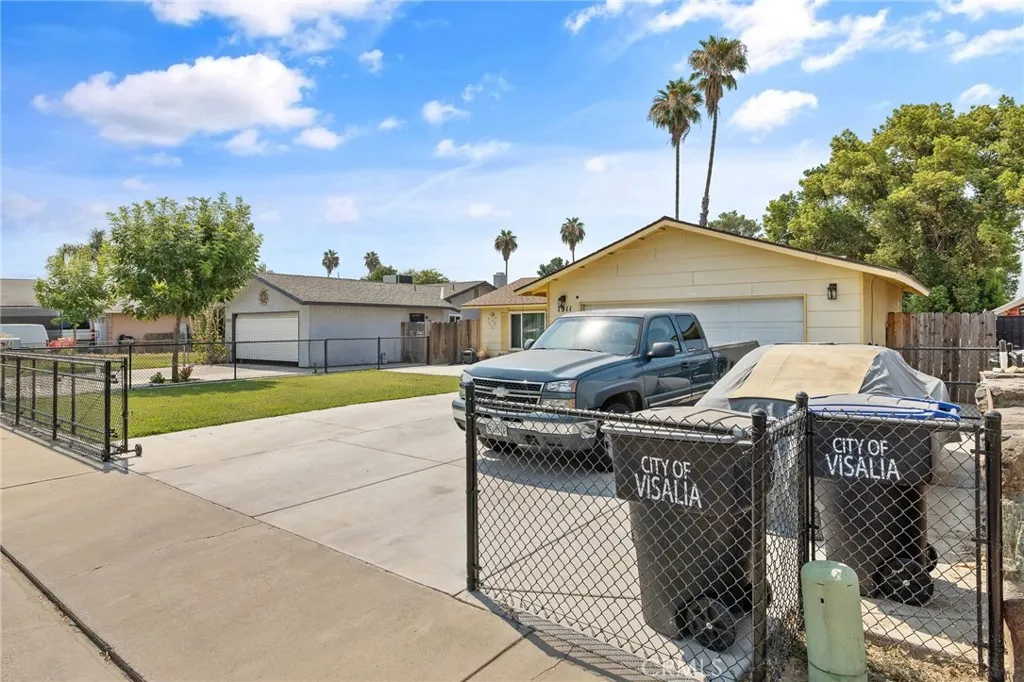 1911 W Vine Street, Visalia, CA 93277 - Photo 3 of 33, Visalia, CA