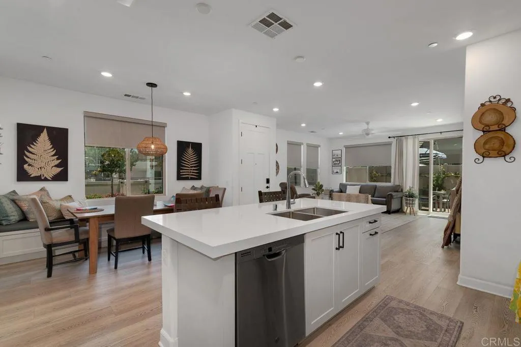 https://cdn.realtyfeed.com/cdn/127/306491581/7b06ae3c71a6203f92143e8f3204a1a2.webp