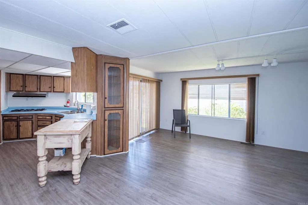 https://cdn.realtyfeed.com/cdn/127/306491705/0f87abc64562ea6eedd2c7367ae28062.webp