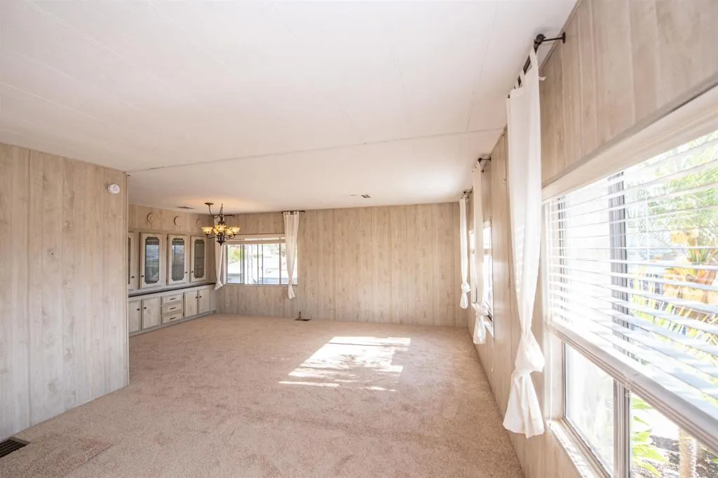 https://cdn.realtyfeed.com/cdn/127/306491705/cc22b34dfebc6aded5f3793945b567cc.webp