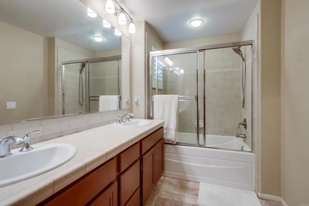Photo #24: PTP2505307 Listing: Photo #24