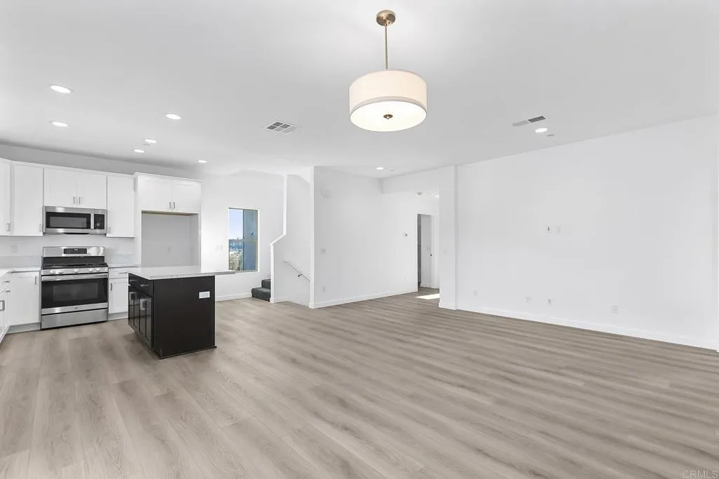 https://cdn.realtyfeed.com/cdn/127/306491860/092b61932eaf33c56121f958365c2dc2.webp