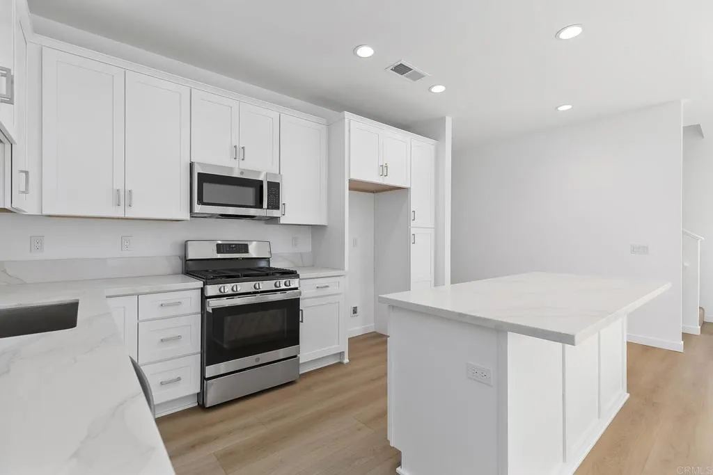Photo #8: PTP2505310 Listing: Photo #8