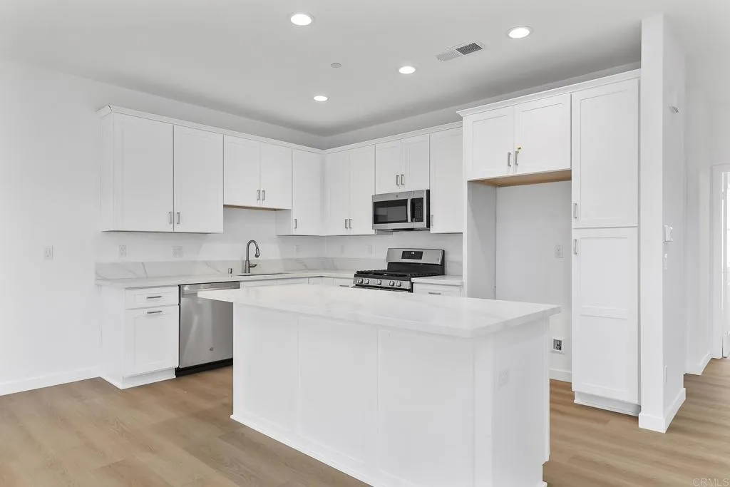 Photo #6: PTP2505310 Listing 