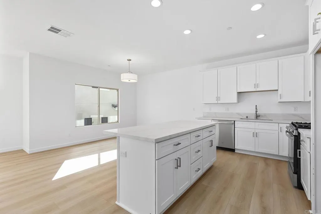 Photo #11: PTP2505310 Listing: Photo #11