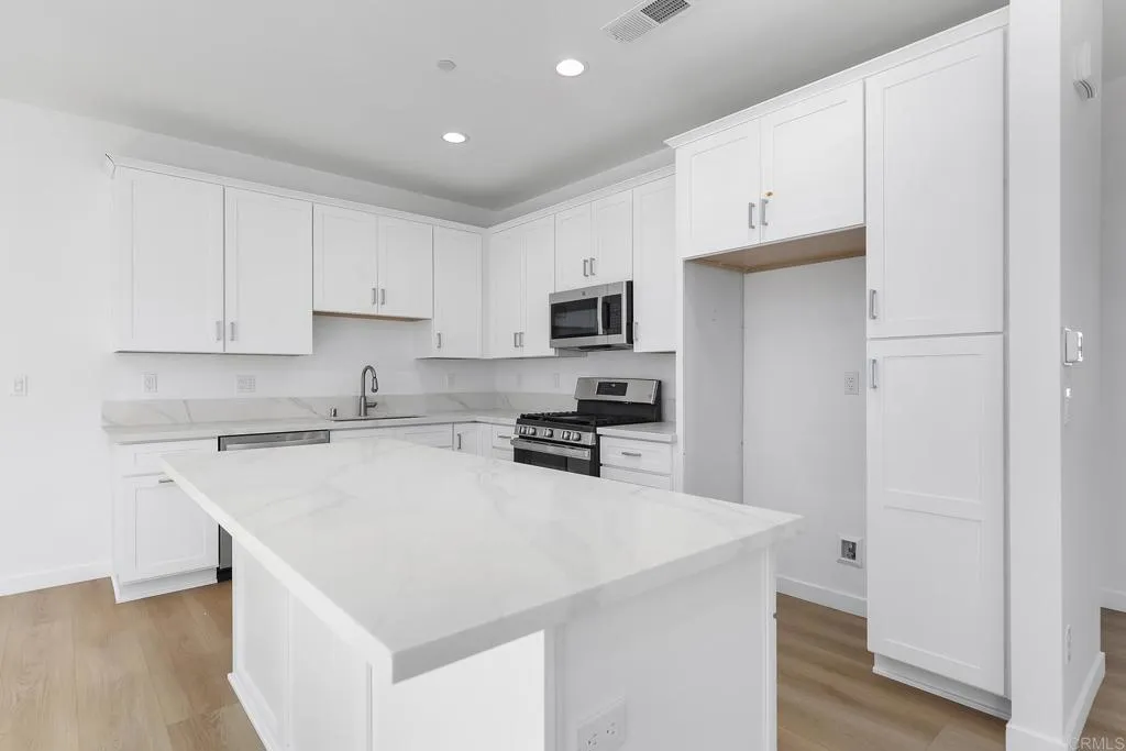 Photo #10: PTP2505310 Listing: Photo #10