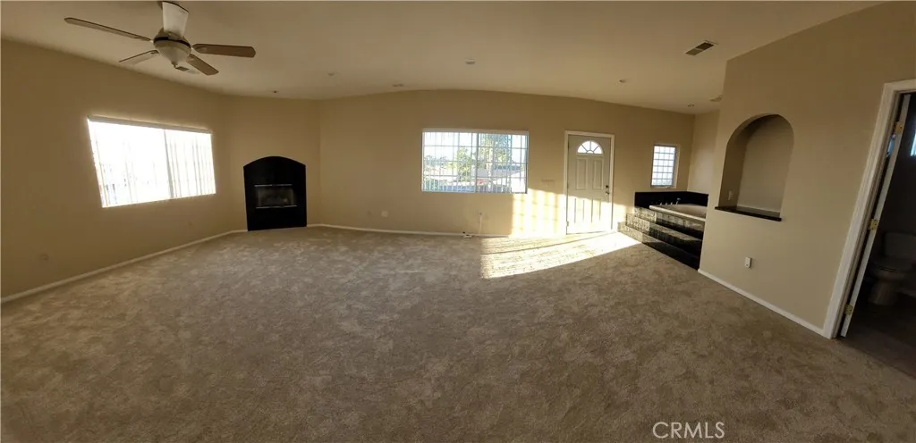 https://cdn.realtyfeed.com/cdn/127/306491943/048b2ebebac7f9c3e69bce84bf60a05f.webp