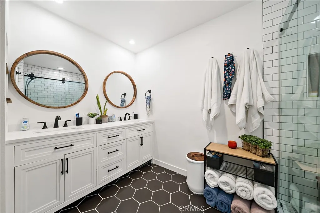Photo #23: SW25157562 Listing: Photo #23