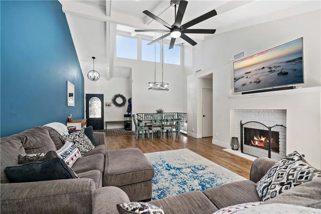 https://cdn.realtyfeed.com/cdn/127/306492004/a3efab0cdd7c1d39ffd1f3861ab0193e.webp