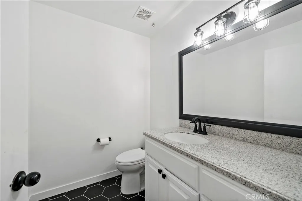 Photo #11: SW25157562 Listing: Photo #11