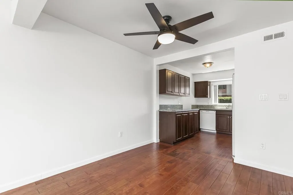 https://cdn.realtyfeed.com/cdn/127/306492175/5b37ae768e15133f76334c149105da33.webp