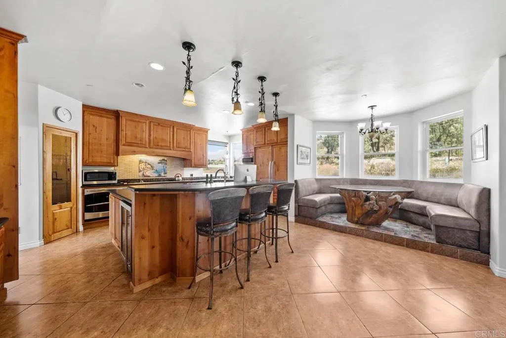https://cdn.realtyfeed.com/cdn/127/306492192/397ca5264fa0490c4ab2cbd365668421.webp
