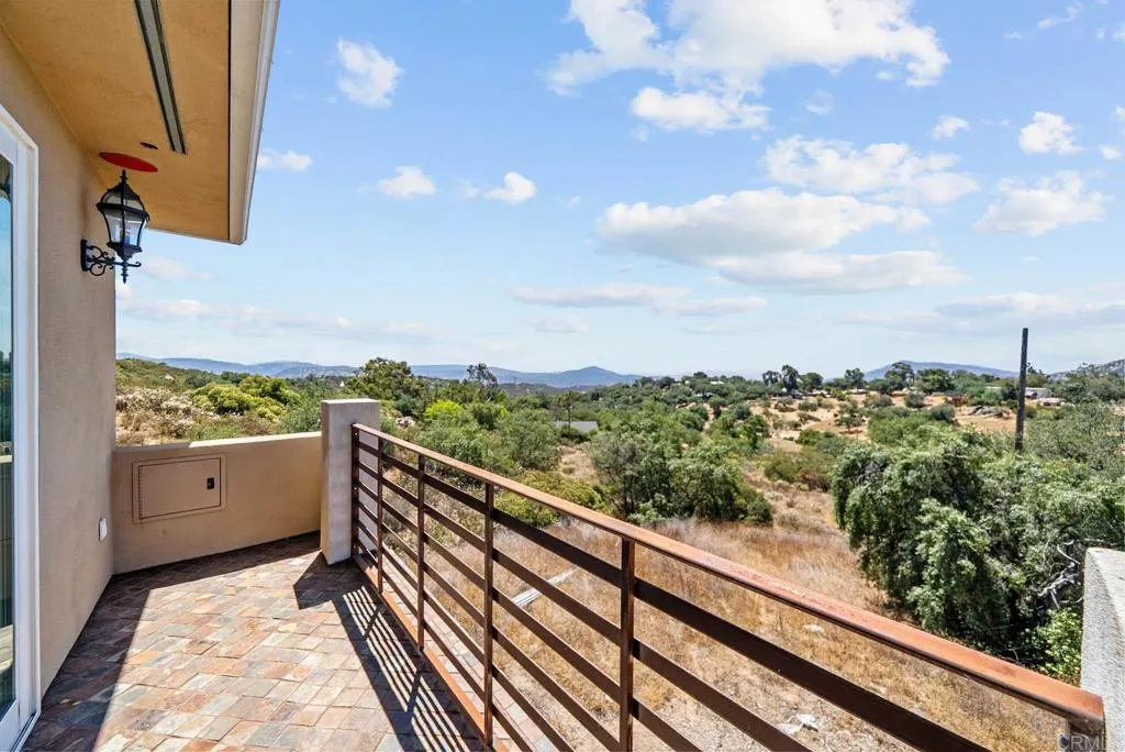 https://cdn.realtyfeed.com/cdn/127/306492192/55d268686f1f134f805acdd3d14eb6f5.webp