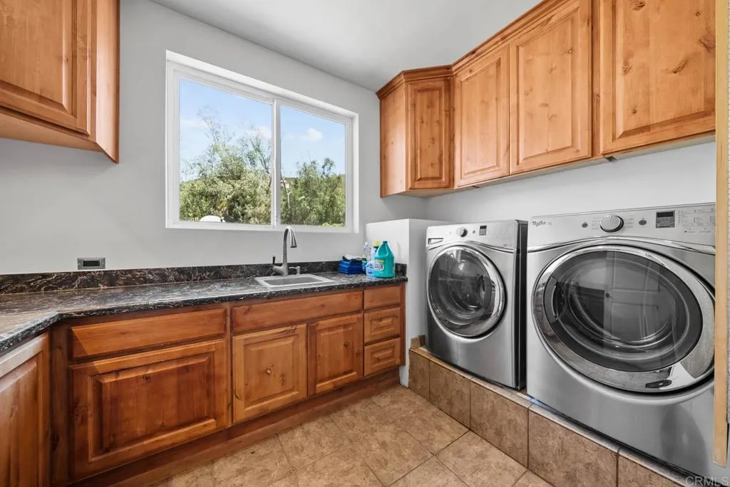 https://cdn.realtyfeed.com/cdn/127/306492192/b2da335d81616f75eb244da88a260455.webp