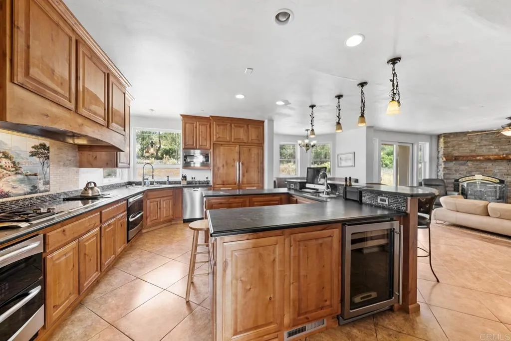 https://cdn.realtyfeed.com/cdn/127/306492192/cded61fe6488451d5950ce296bf8fdad.webp