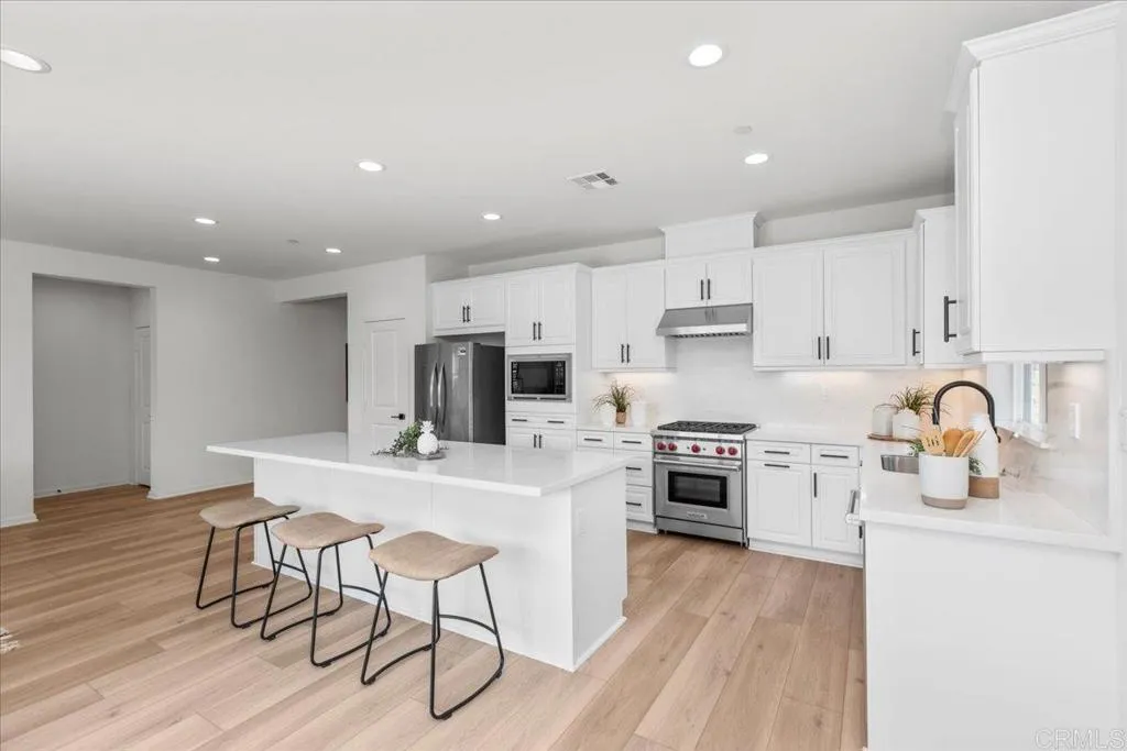 https://cdn.realtyfeed.com/cdn/127/306492252/4f726a9bb60989221703d81af967694d.webp