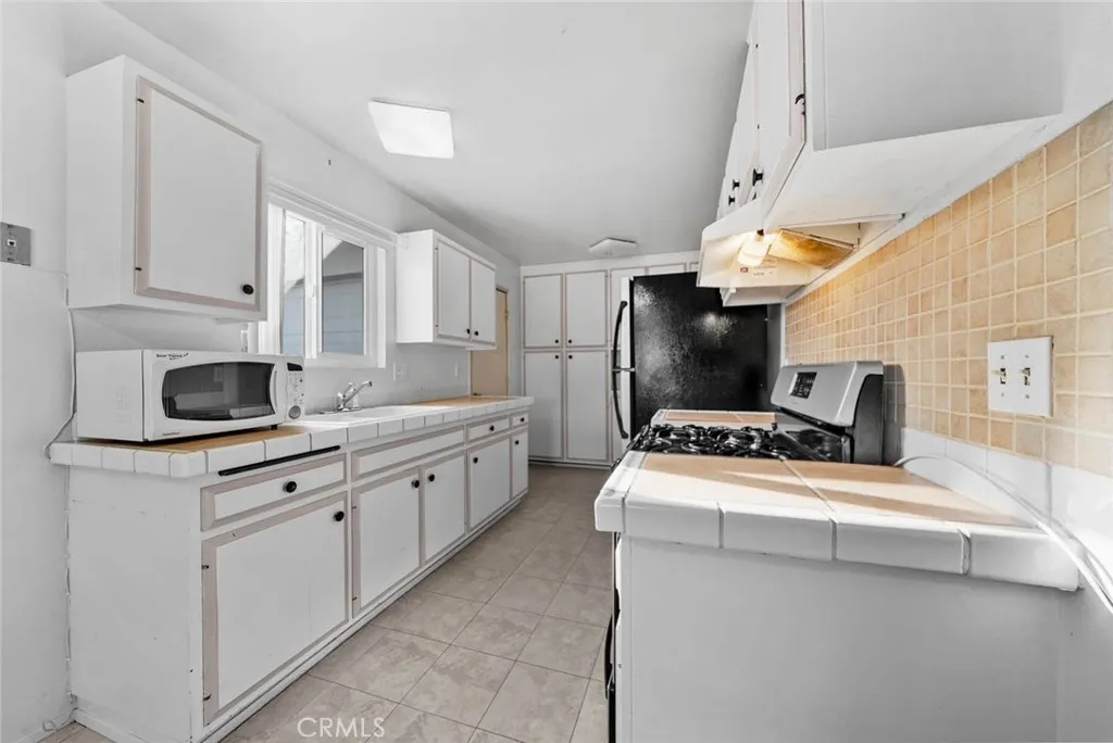 https://cdn.realtyfeed.com/cdn/127/306492265/c9e02b8ac80c1282784f29b789290084.webp