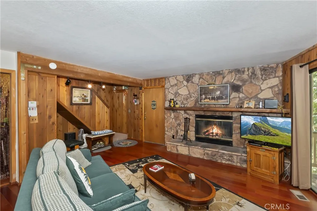 305 Cedarbrook Drive, Twin Peaks, CA 92391 - Photo 3 of 24, Twin Peaks, CA