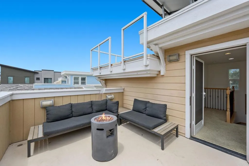 https://cdn.realtyfeed.com/cdn/127/306492318/0c9b364f2cf5efa0bffd65965cf8116e.webp