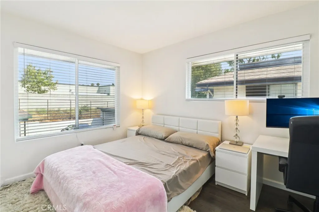 Photo #11: SW25158088 Listing: Photo #11
