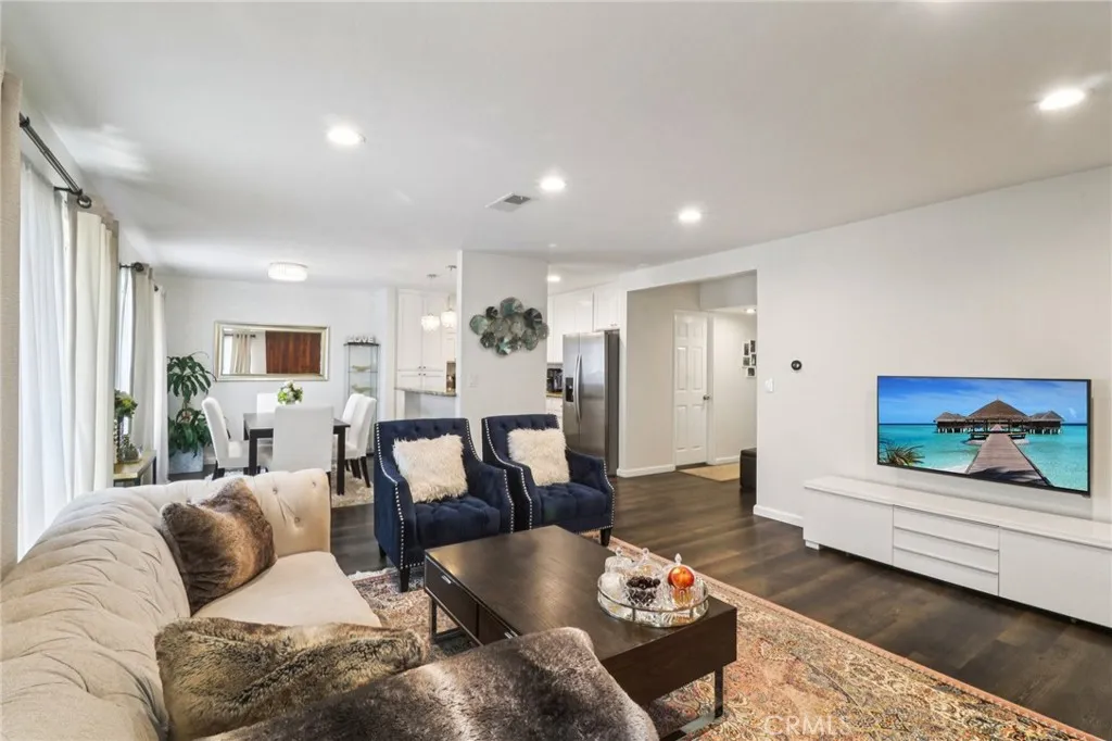 More Details about MLS # SW25158088 : 450 W VERMONT AVENUE UNIT 1104