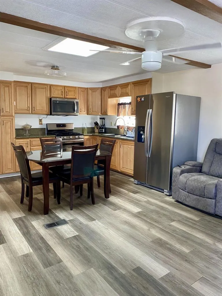 https://cdn.realtyfeed.com/cdn/127/306492529/8be42d267a54707f49b278c46f352356.webp