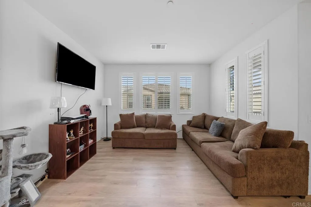 Photo #8: PTP2505330 Listing: Photo #8