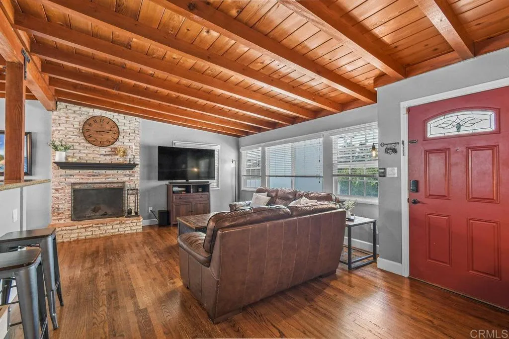 https://cdn.realtyfeed.com/cdn/127/306492661/66d640eadd5ebb799b018da8a6cd0ba1.webp