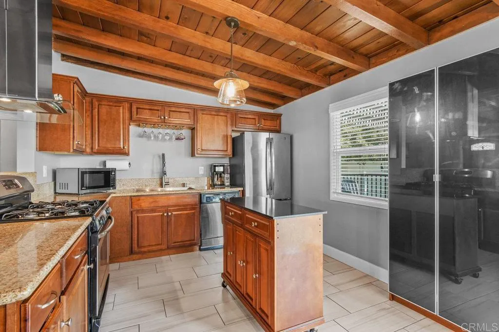 https://cdn.realtyfeed.com/cdn/127/306492661/ee240a1ca0b0b81d402c991a223ba8d9.webp
