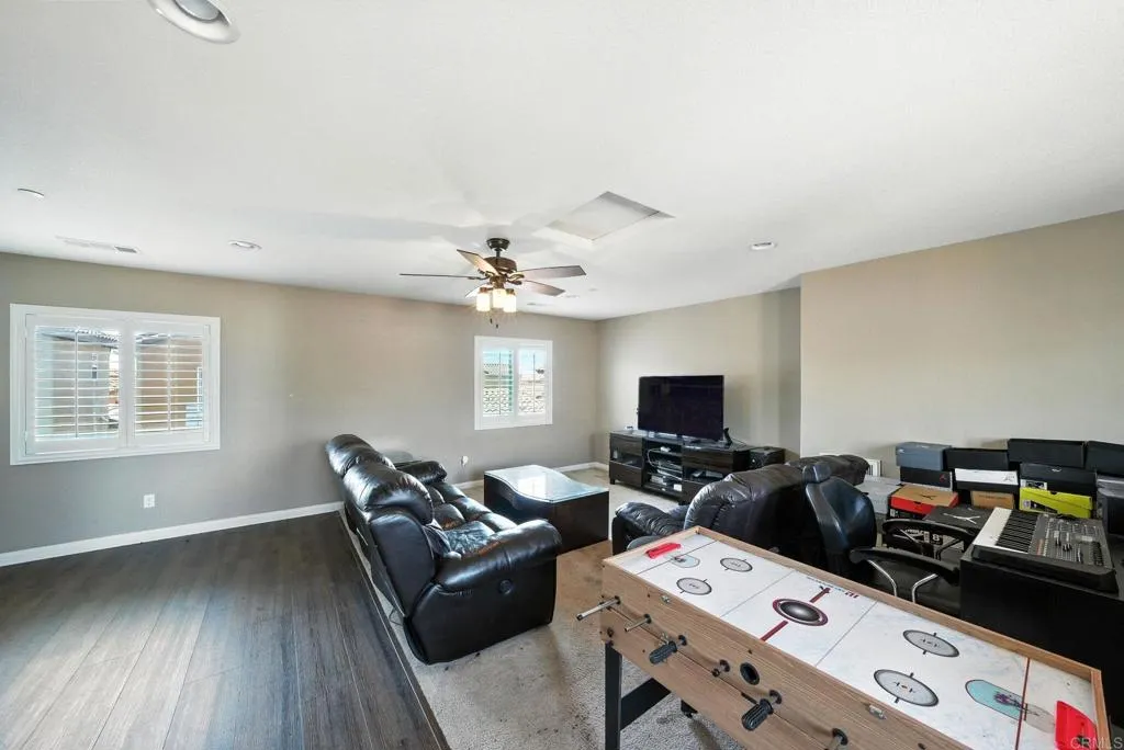 https://cdn.realtyfeed.com/cdn/127/306492677/70b843dbba1f90b8da34fd9c6ab0a538.webp