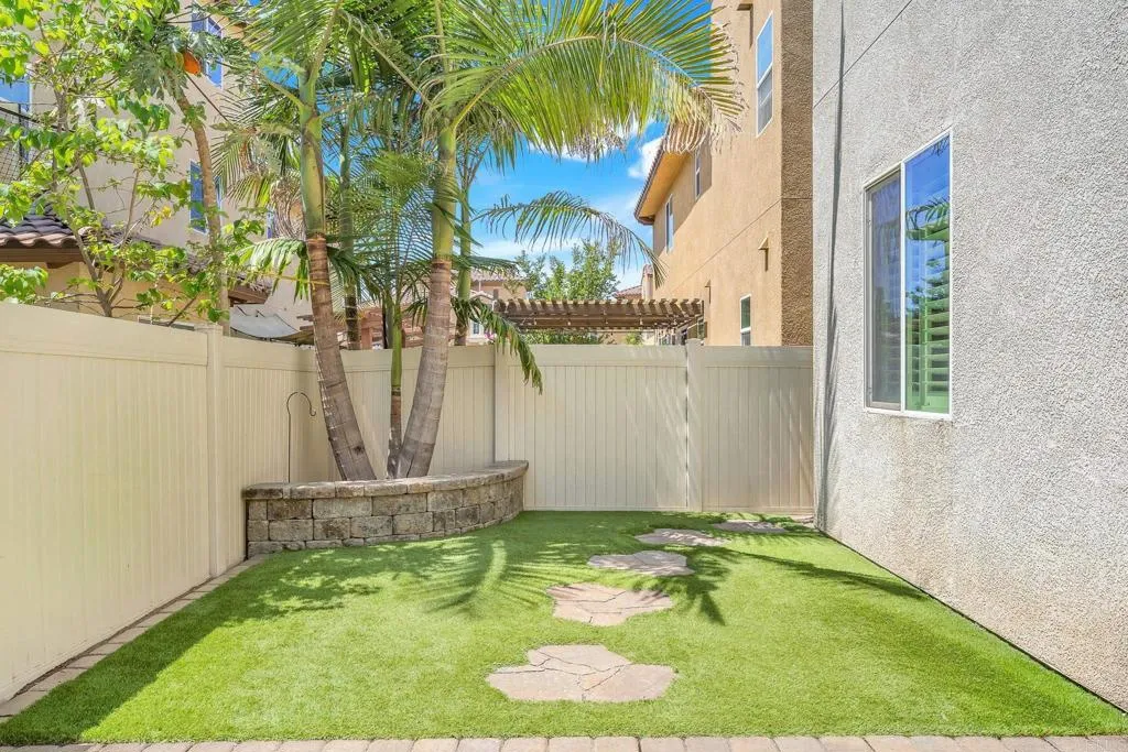 https://cdn.realtyfeed.com/cdn/127/306492677/e2fbc932dca837f5a0a641c09a76aedf.webp
