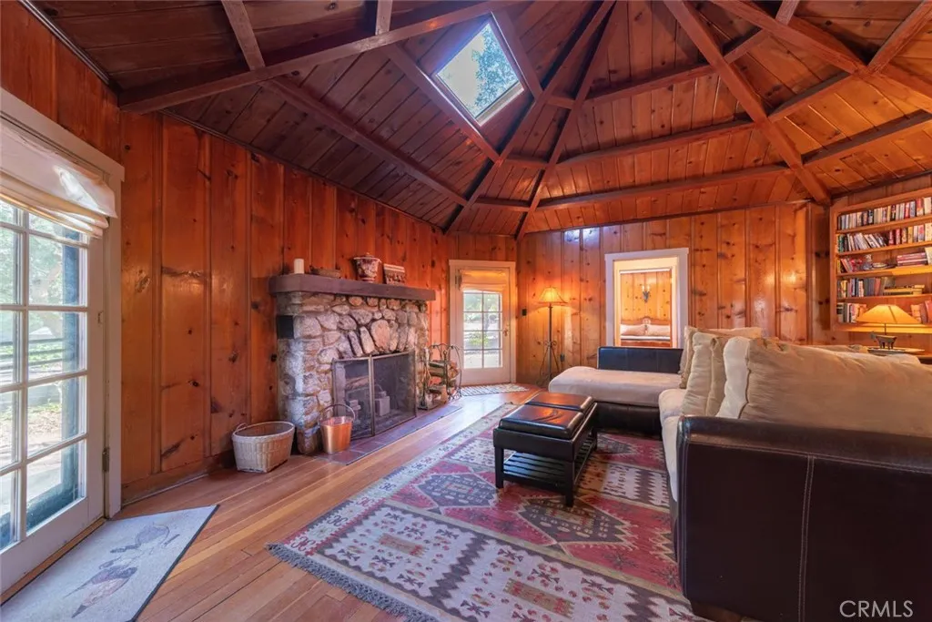 https://cdn.realtyfeed.com/cdn/127/306492684/2dba0c8bebcbc64aa4d846890a95f4b6.webp
