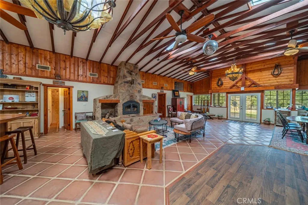https://cdn.realtyfeed.com/cdn/127/306492684/be0f5588e5b898932b0f5482625a1e2f.webp