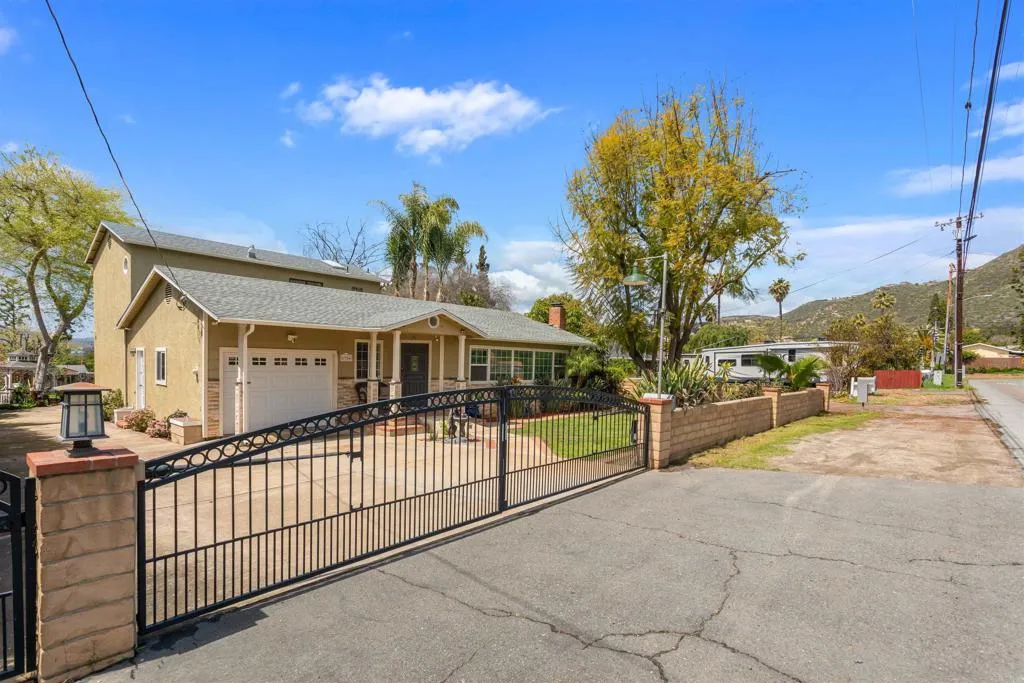 https://cdn.realtyfeed.com/cdn/127/306492771/3ce056aafcdb5f67f65843ea61197040.webp