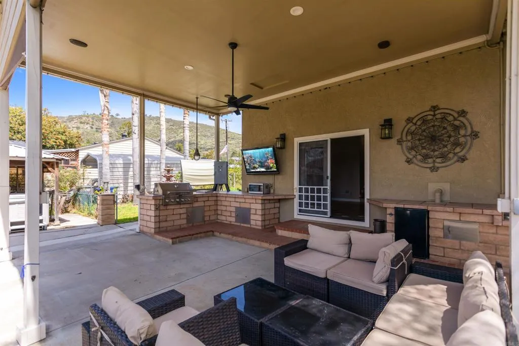 https://cdn.realtyfeed.com/cdn/127/306492771/ca6531ff5e06c87b715323a90c1e1412.webp