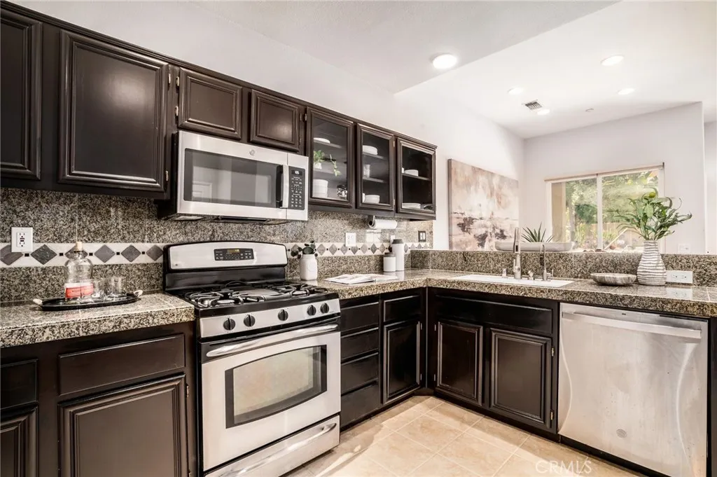 Photo #5: OC25147312 Listing 