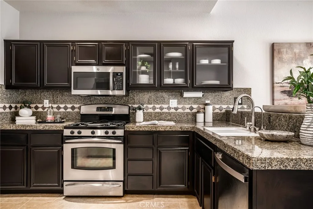 Photo #6: OC25147312 Listing 