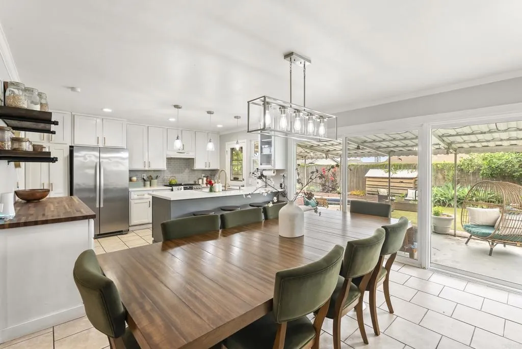 https://cdn.realtyfeed.com/cdn/127/306492800/18c4767b6ff134c86c436e823559b0aa.webp