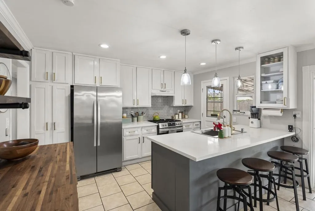 https://cdn.realtyfeed.com/cdn/127/306492800/c5537bea3f2adebe232da8406b8367d3.webp