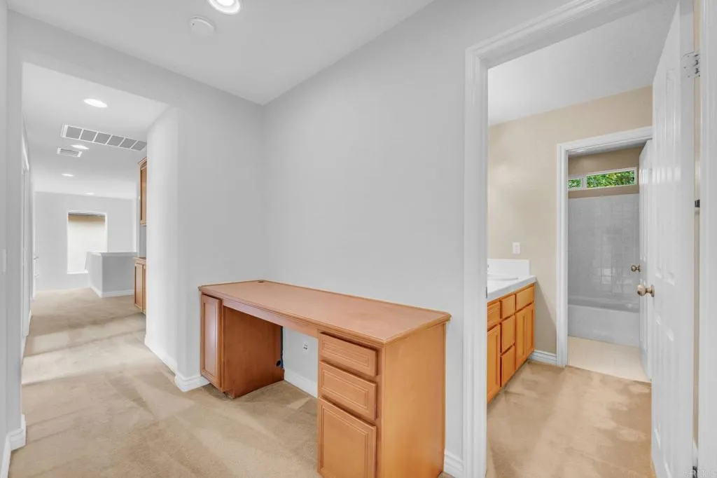 https://cdn.realtyfeed.com/cdn/127/306492815/e8cad4345e43b0f928bbae2600ede2fa.webp