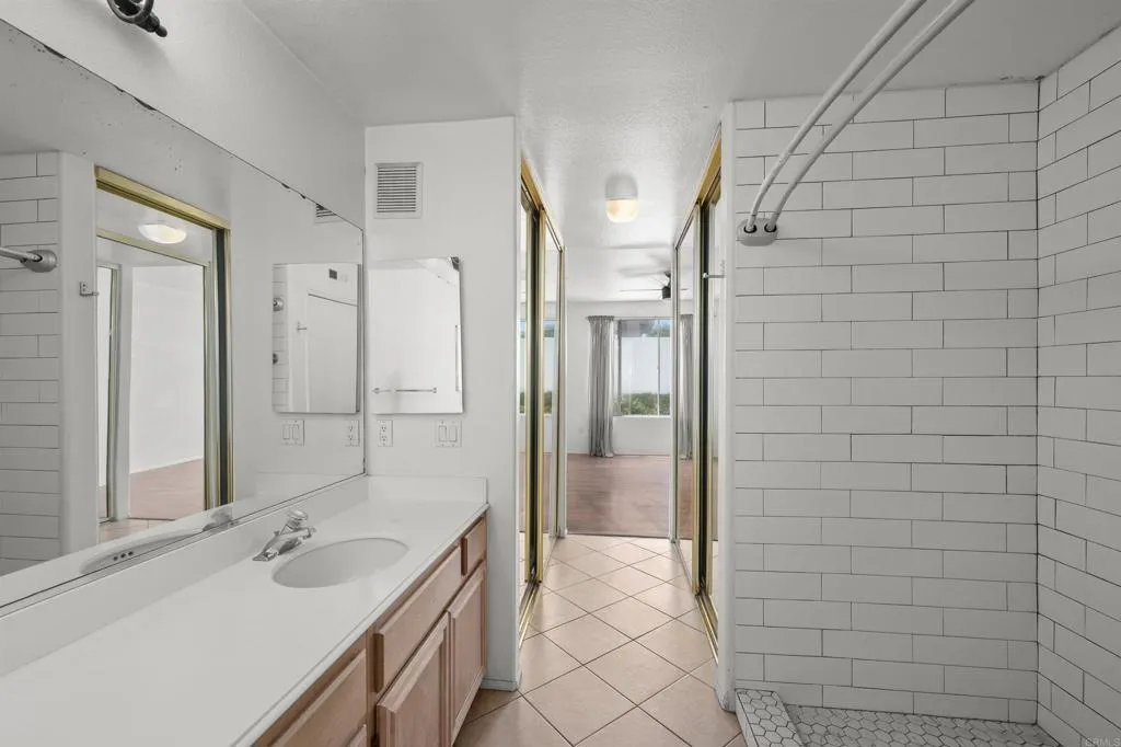 Photo #24: PTP2505342 Listing: Photo #24